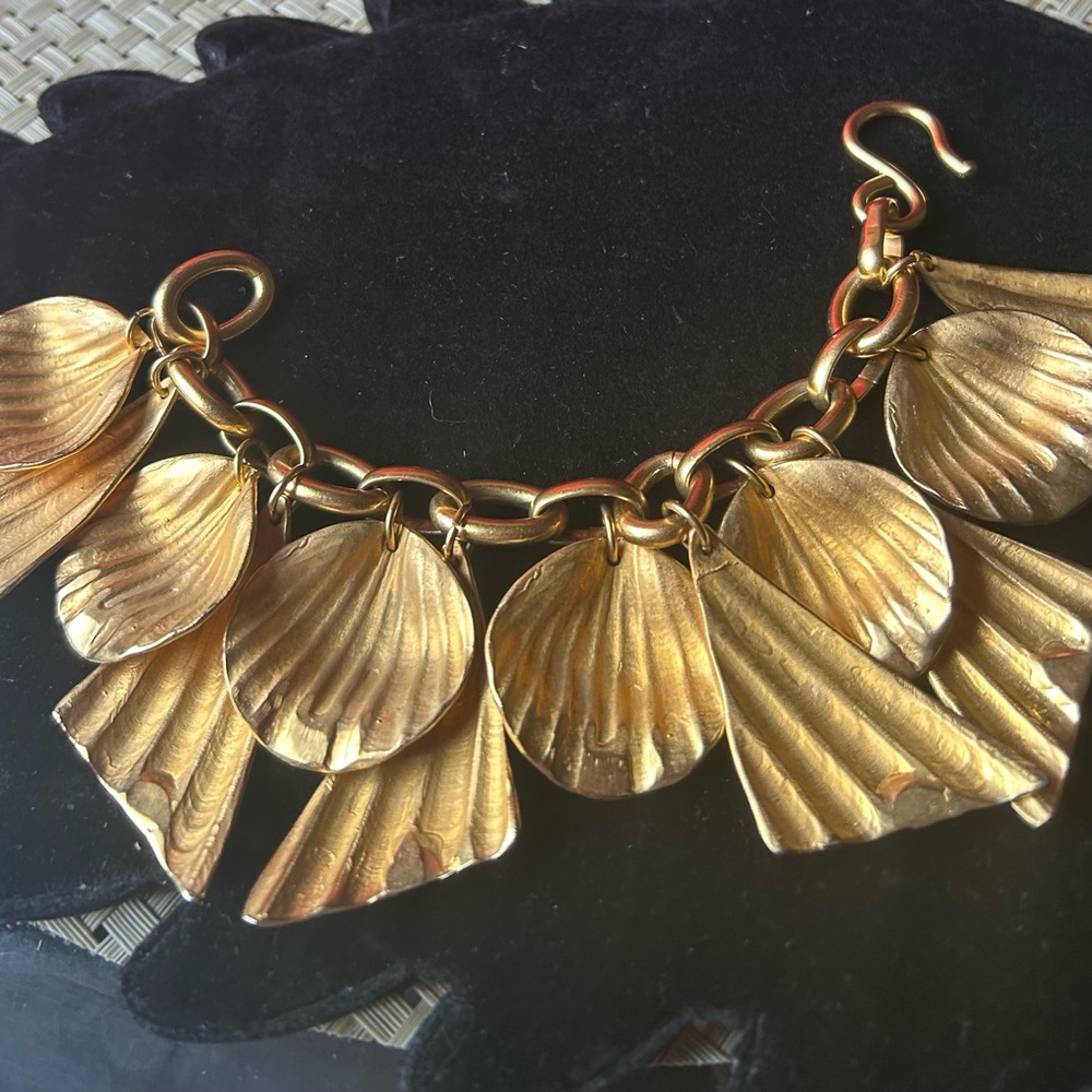 Robert Lee Morris for Donna Karen  24 gold plated chunky shell bracelet. - Picture 2 of 4